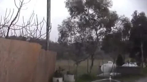 ¡El golpe peculiar de un pene femenino!
