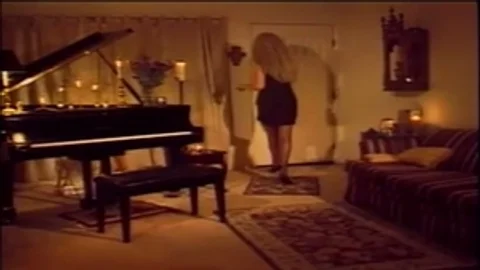 Blondine fickt für Spezies