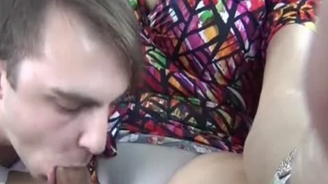 TS-Küken nimmt Autosex