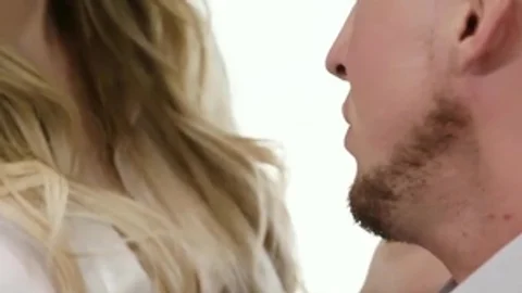 Normalerweise mag ich keine Büroromanze, aber... – Casey Kisses