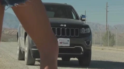 Lateinamerikanisches Mädchen Playgirl abgewiesen und verlassen, erniedrigt den Fahrer der sie aufnimmt