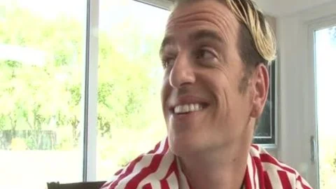 Eine Transsexuelle Cheerleaderin fickt den Trainer