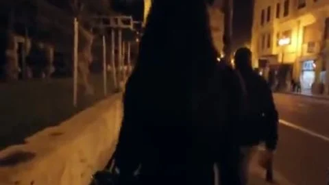Sie sieht nicht so wertvoll aus, aber ihr Arsch ist immer noch es lohnt sich zu bohren