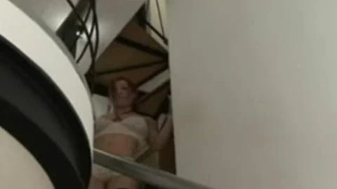 Michael erwacht zu vier lüsternen Sheboys!