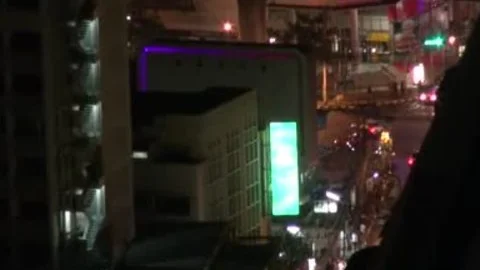 Tokio-Ladyboy in einem luxuriösen Eigentumswohnungskomplex