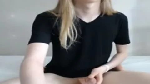 SKINNY BEAUTY Penis Lady Man – DickGirls.xyz