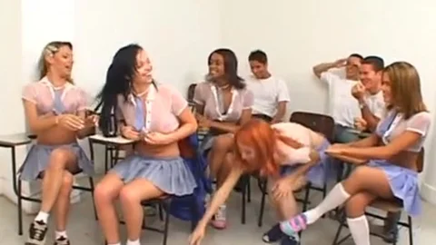 tgirl cachonda con flujo de semen en el agujero anal
