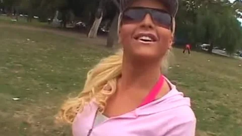 Maria Pia sehr Wild in Sportsbekleidung