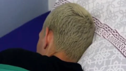 Vi a mi hermana durmiendo. Completamente en el rojo.
