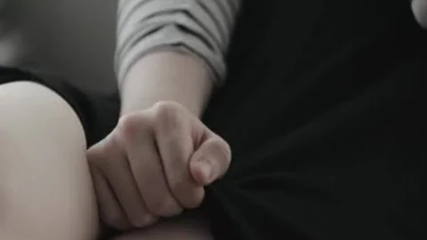Dante hat ihre Stiefschwester Ella angemacht.