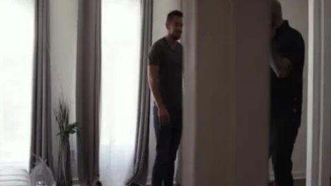 Lustvolle TBabe Jenna gurgelt den schönsten Schwanz, mit dem sie jemals Sex hatte