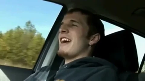 Man bekommt ein ungeheuerliches dunkles Geburtstaggeschenk von leckerem Mädels mit riesigen Titten