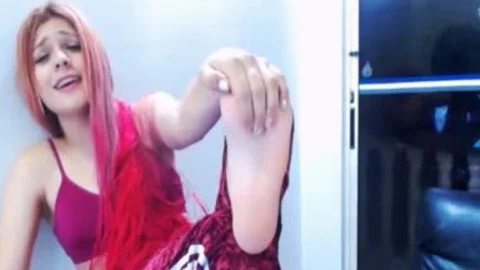 Rotschopf-Teenie Melissa Fußfetisch Vorspiel Webcam