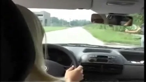 Chica rubia tetona y traviesa
