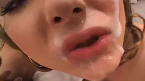 Leckere Transsexuelle Mutter, ich würde sie gerne richtig hart nageln