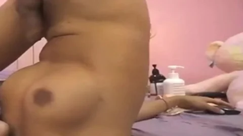 Tgirl Anal Sex - Dildo- und Selbstgesichtsbehandlung