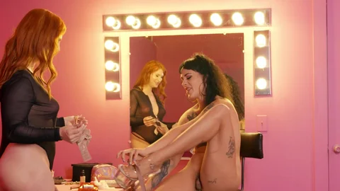TransAngels.com - Maeve Rose é uma travesti com buceta peluda.