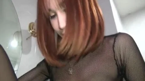 Ladyboy will deinen Schwanz in ihren nassen Arsch spüren