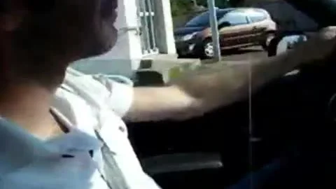 Blonde mit riesigen Mambo's fickte sie draußen auf der Straße aus