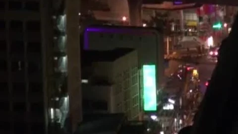 Tokio-Ladyboy in einem luxuriösen Eigentumswohnungskomplex