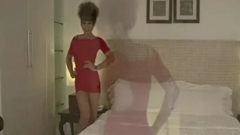 Ladyboy-Momo-Brutal Fotoshooting