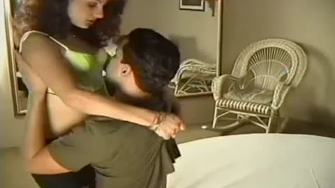 Sinnlicher Ruhe mit einer brennenden Ladyboy