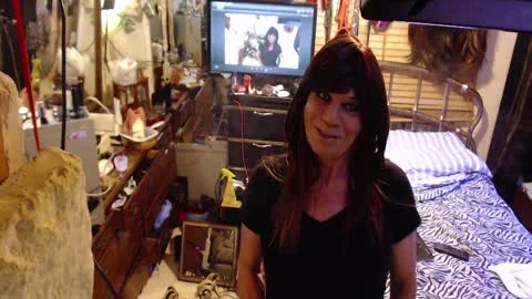 BJ und Wazoo für die Sache geben, Amy Knight