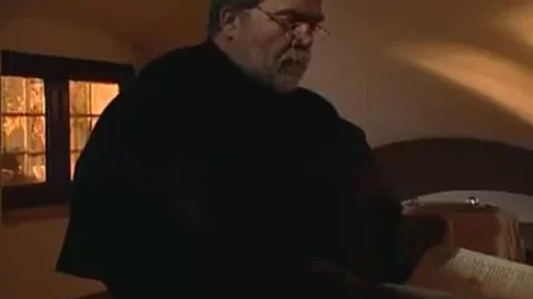 Zwei Nonnen Trösten Eine Schwester. Aber Sie Weiß nicht Dass Es Zwei Leckere Transen Sind!