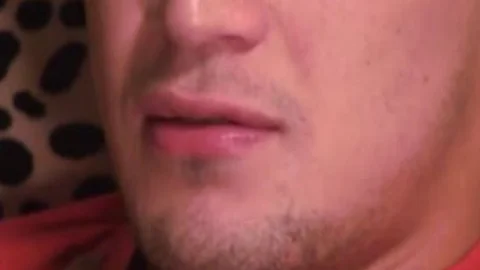 Monströse Mango Lady Twink wird verprügelt