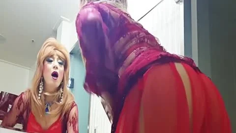 Sissy Niclo Sexy-Make-Up nach der Selbstbefriedigung und dem Blasenjob