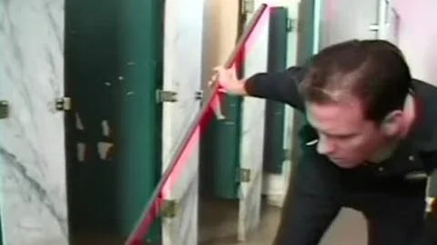Niemals beenden, Baby-Männer 1 – Szene 8