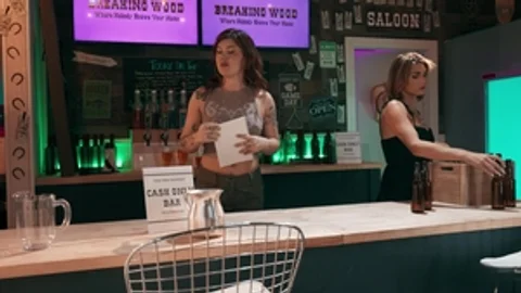 Trans Angels: Durchbohrtes Schätzchen, das sich Träume erfüllt